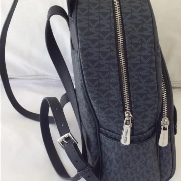 MK Abbey Backpack/Matching Wallet Set - Picture 4 of 11